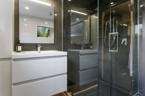 Photo of property in 2/13 Scenic Heights, Acacia Bay, Taupo, 3330