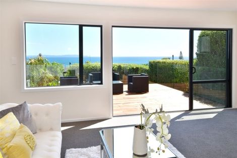 Photo of property in 1376 Whangaparaoa Road, Army Bay, Whangaparaoa, 0930