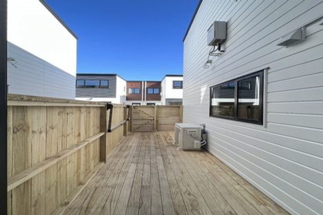 Photo of property in 5 Aramata Road, Papakura, 2110