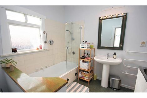 Photo of property in 7 Clouston Street, Saint Martins, Christchurch, 8022