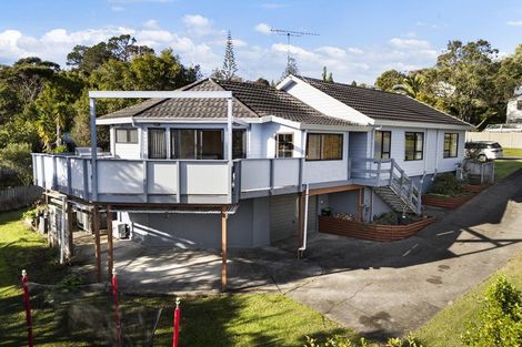 Photo of property in 10 Randal Place, Bayview, Auckland, 0629