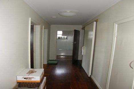 Photo of property in 8 Papawai Terrace, Mount Cook, Wellington, 6021