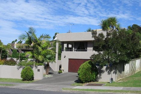 Photo of property in 28 Penguin Drive, Murrays Bay, Auckland, 0630