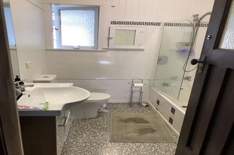 Photo of property in 94 Endeavour Street, Lyall Bay, Wellington, 6022