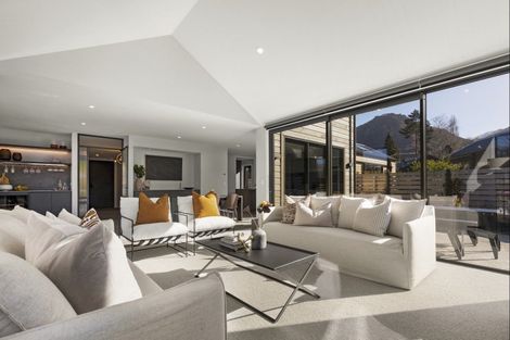Photo of property in 9b Caernarvon Street, Arrowtown, 9302