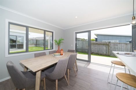 Photo of property in 24 Poplar Grove, Feilding, 4702