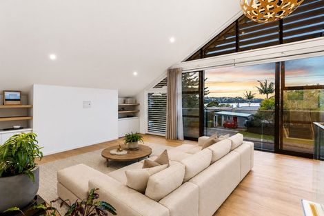 Photo of property in 33 Renata Crescent, Te Atatu Peninsula, Auckland, 0610