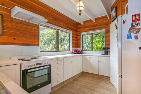 Photo of property in 195 Paku Drive, Tairua, 3508