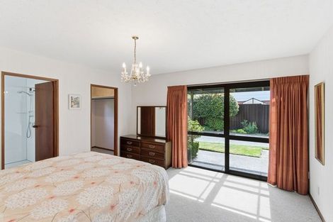 Photo of property in 12 Swithland Place, Avonhead, Christchurch, 8042