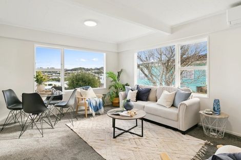 Photo of property in 49 Cypress Drive, Maungaraki, Lower Hutt, 5010