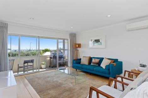 Photo of property in 24 Tay Street, Mount Maunganui, 3116