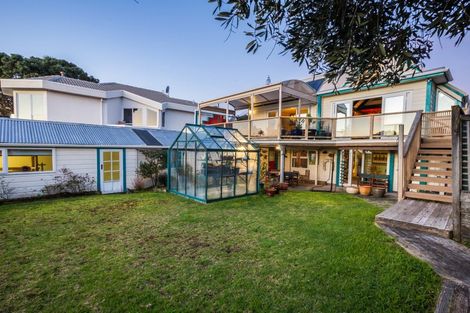 Photo of property in 19 Manly Street, Paraparaumu Beach, Paraparaumu, 5032