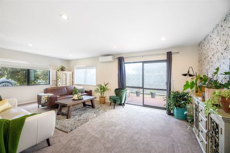 Photo of property in 7 Kahika Grove, Huapai, Kumeu, 0810