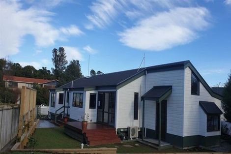 Photo of property in 15 Hickford Place, Okato, 4335