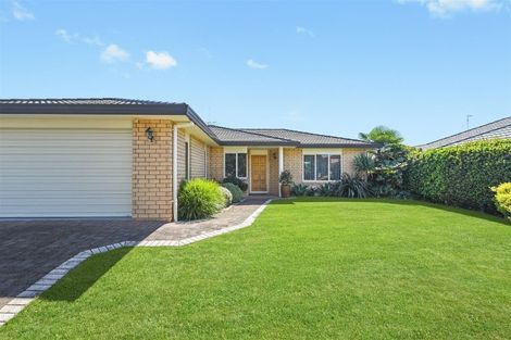 Photo of property in 36 Waiwherowhero Drive, St Andrews, Hamilton, 3200