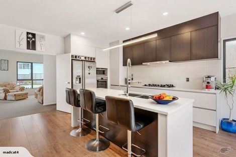 Photo of property in 29 Tawa Place, Orewa, 0931