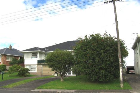 Photo of property in 2/84 Sylvan Avenue, Northcote, Auckland, 0627