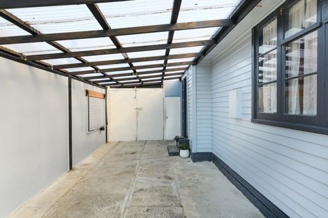 Photo of property in 30 Thames Street, Roslyn, Palmerston North, 4414