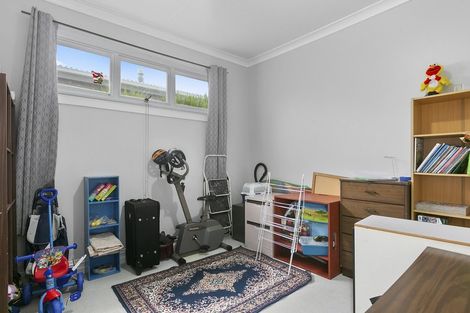 Photo of property in 25 Bathgate Street, South Dunedin, Dunedin, 9012