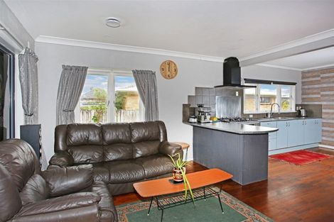 Photo of property in 17 Orchard Rise, Rosehill, Papakura, 2113