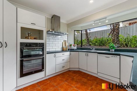 Photo of property in 38 Wairere Road, The Gardens, Auckland, 2105