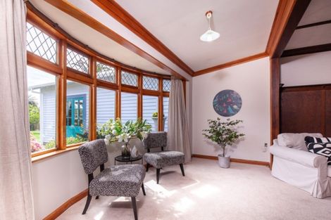 Photo of property in 39 Waiwaka Terrace, Strandon, New Plymouth, 4312