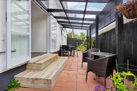 Photo of property in 3/522 Te Atatu Road, Te Atatu Peninsula, Auckland, 0610