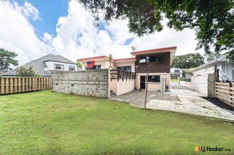 Photo of property in 52 Lawrence Crescent, Hillpark, Auckland, 2102