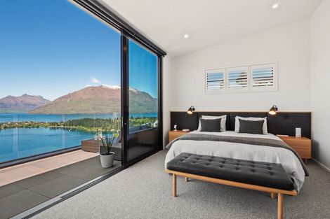 Photo of property in 92 Hensman Road, Queenstown, 9300