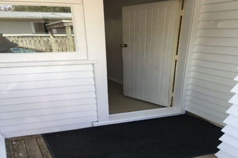 Photo of property in 5a Anderson Avenue, Point England, Auckland, 1072