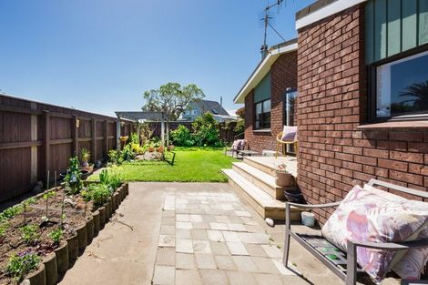 Photo of property in 13a Hadfield Place, Paraparaumu Beach, Paraparaumu, 5032
