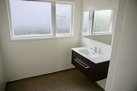 Photo of property in 83 Holly Road, St Albans, Christchurch, 8014