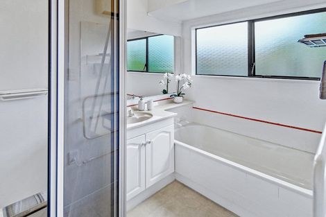 Photo of property in 2/32 Headcorn Place, Botany Downs, Auckland, 2010