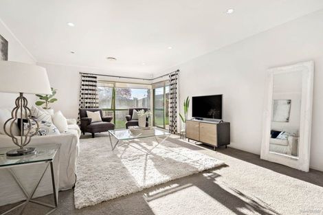 Photo of property in 6 Orohena Close, Northpark, Auckland, 2013