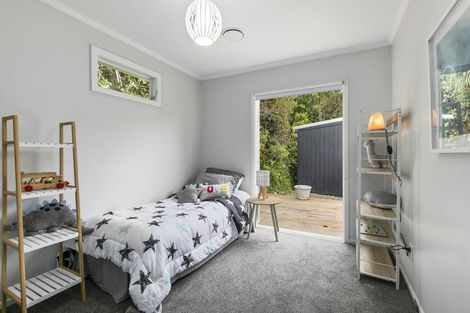 Photo of property in 156 Miromiro Road, Normandale, Lower Hutt, 5010