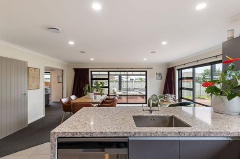 Photo of property in 6 Trump Place, Kelvin Grove, Palmerston North, 4414