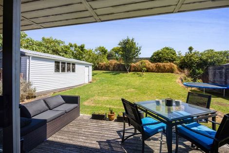 Photo of property in 15 Camellia Avenue, Bell Block, New Plymouth, 4312