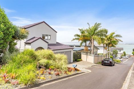 Photo of property in 3 Mariners View Road, Beach Haven, Auckland, 0626