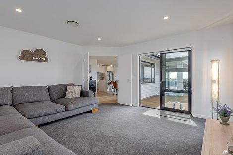 Photo of property in 21 Silicon Way, Fitzherbert, Palmerston North, 4410