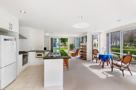 Photo of property in 25 Phar Lap Crescent, Takanini, 2112