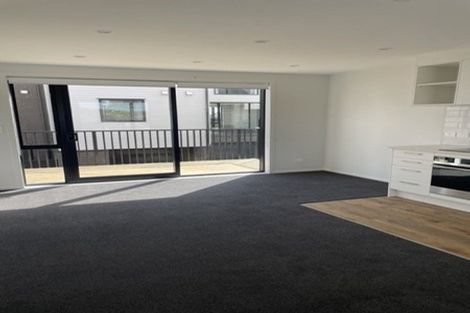 Photo of property in 10/1 Fruitvale Road, New Lynn, Auckland, 0600
