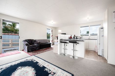 Photo of property in 41a Woodside Road, Massey, Auckland, 0614