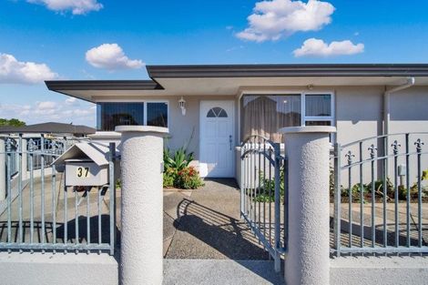 Photo of property in 37 Victoria Street, Hawera, 4610