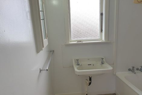 Photo of property in 24 Hinau Street, New Lynn, Auckland, 0600