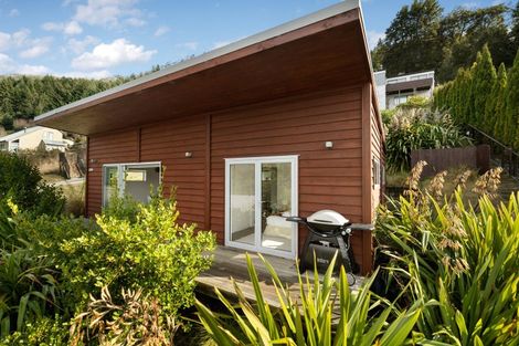 Photo of property in 129a Wynyard Crescent, Fernhill, Queenstown, 9300