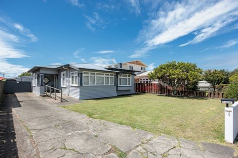 Photo of property in 3 Andrew Street, Marewa, Napier, 4110
