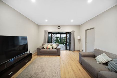 Photo of property in 16 Kuparu Street, Weymouth, Auckland, 2103