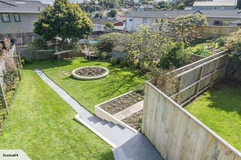 Photo of property in 10 Cavendish Square, Strathmore Park, Wellington, 6022