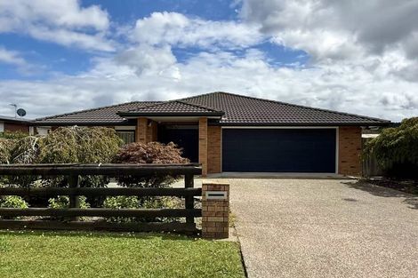 Photo of property in 1 Maple Lane, Huapai, Kumeu, 0810
