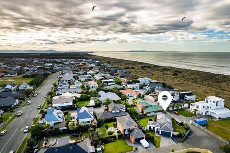 Photo of property in 5 Cockle Lane, Waimairi Beach, Christchurch, 8083